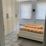 Apartmán 2 Whg In Naehe Zentrum Mit Whirlpool Und Nahen Oeffentliche Verkehrsmitteln *