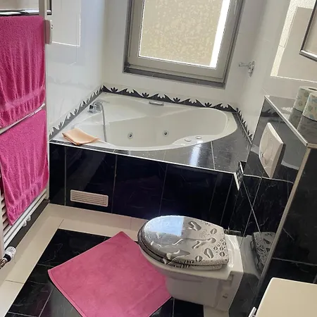 Apartmán 2 Whg In Naehe Zentrum Mit Whirlpool Und Nahen Oeffentliche Verkehrsmitteln Hannover