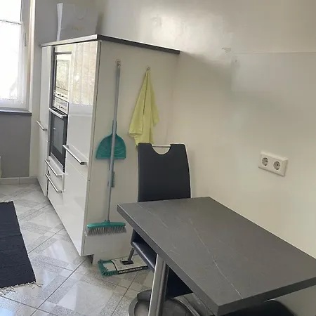 2 Whg In Naehe Zentrum Mit Whirlpool Und Nahen Oeffentliche Verkehrsmitteln *