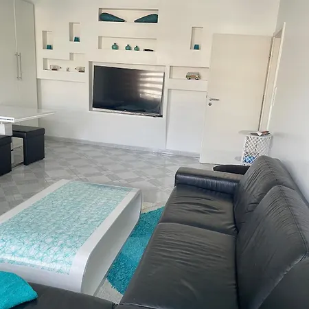 2 Whg In Naehe Zentrum Mit Whirlpool Und Nahen Oeffentliche Verkehrsmitteln *