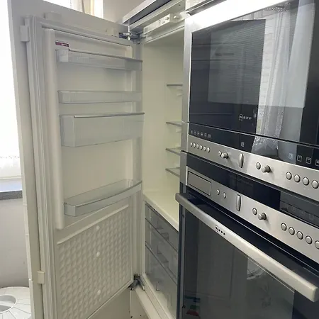 2 Whg In Naehe Zentrum Mit Whirlpool Und Nahen Oeffentliche Verkehrsmitteln *