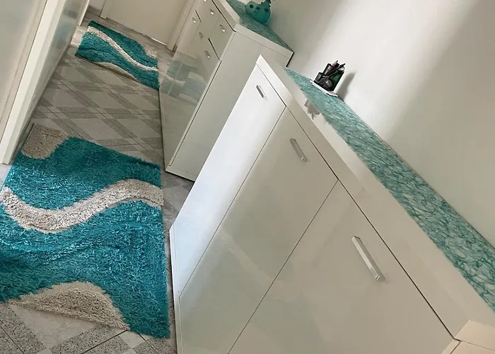 2 Whg In Naehe Zentrum Mit Whirlpool Und Nahen Oeffentliche Verkehrsmitteln Appartement