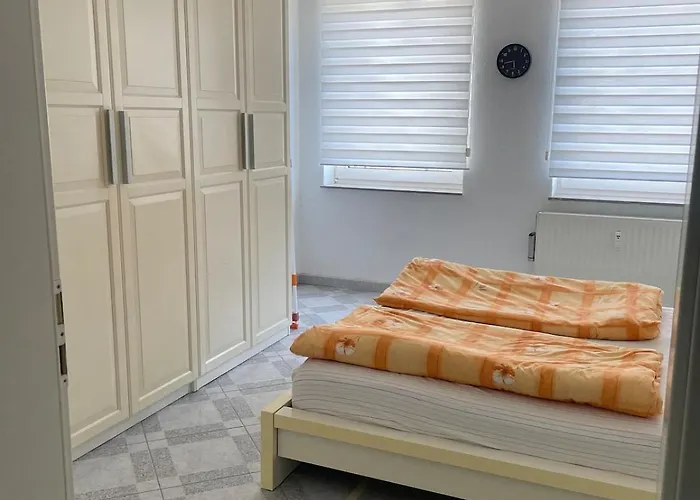 Appartement 2 Whg In Naehe Zentrum Mit Whirlpool Und Nahen Oeffentliche Verkehrsmitteln *
