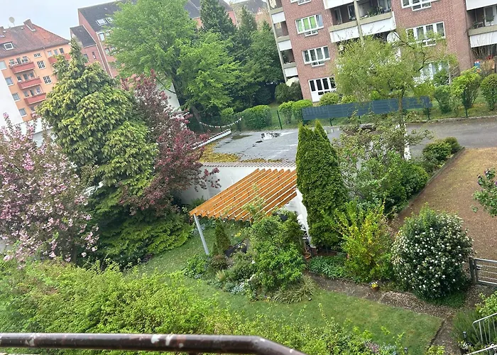 Appartement 2 Whg In Naehe Zentrum Mit Whirlpool Und Nahen Oeffentliche Verkehrsmitteln