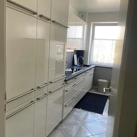 Apartment 2 Whg In Nähe Zentrum Mit Whirlpool Und Nahen öffentliche Verkehrsmitteln