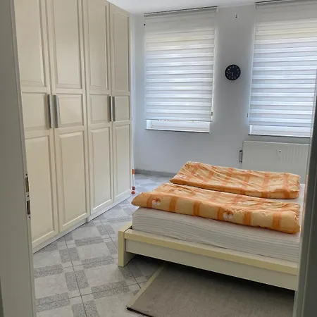 Apartmán 2 Whg In Naehe Zentrum Mit Whirlpool Und Nahen Oeffentliche Verkehrsmitteln *