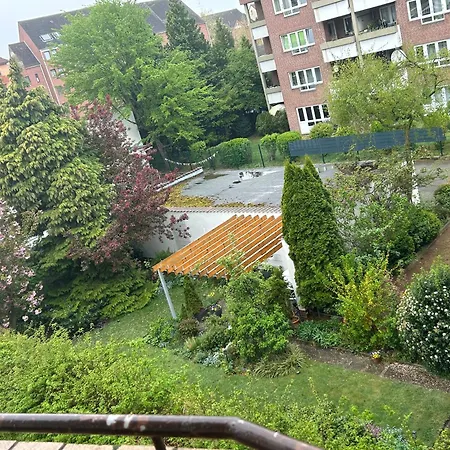 Apartmán 2 Whg In Naehe Zentrum Mit Whirlpool Und Nahen Oeffentliche Verkehrsmitteln